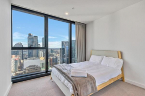 3BR 2BA Chic Apt with Parking